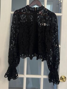 SO ME Women's Black Floral Lace Bell Cuff Romantic Top Size M NEW